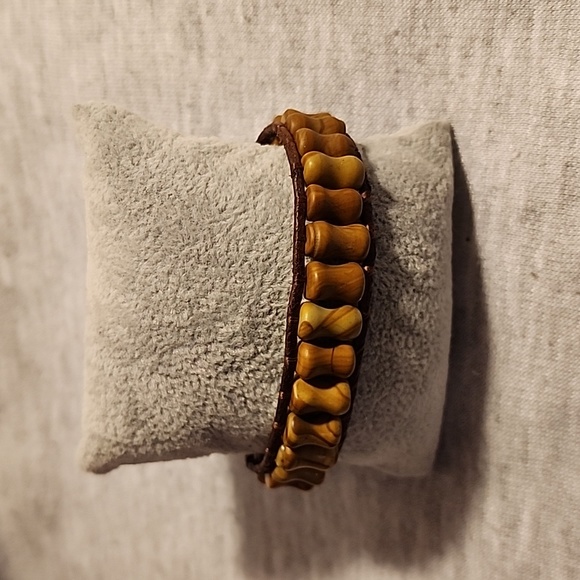 Men's Bracelet with Buffalo Button - Picture 7 of 9